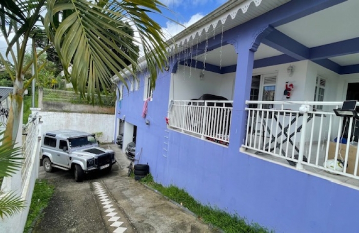 MAISON F4 AU MORNE ROUGE  avec un locataire en place .