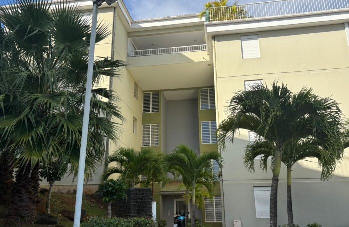 APPT T2 DERNIER ETAGE VUE DEGAGEE