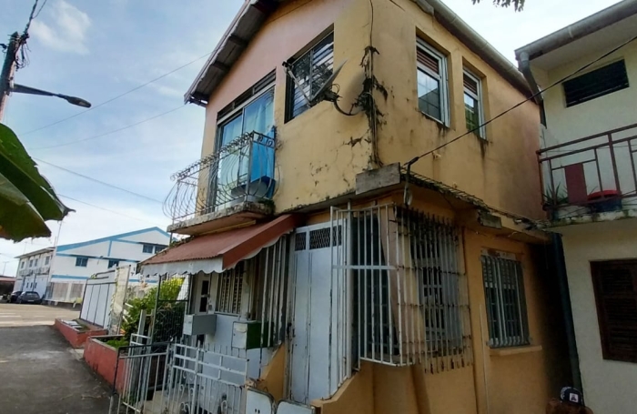 Maison de ville de type F4 - FORT-DE-FRANCE