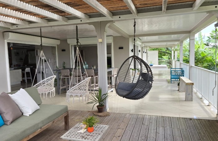 **&Agrave; vendre : Superbe villa r&eacute;nov&eacute;e avec vue mer et campagne   Le Marin**