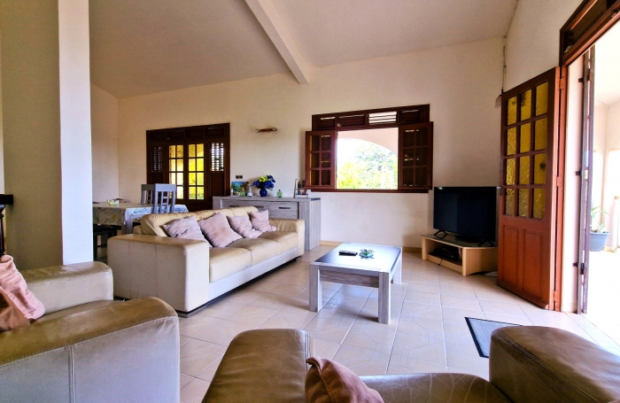 &Agrave; vendre : Belle maison familiale avec vue mer et campagne, deux appartements ind&eacute;pendants, jardin arbor&eacute; &agrave; AJ