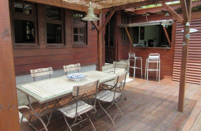 Ensemble 4 habitations + 4 piscines - Terrain 4845m2 - RIVIERE PILOTE