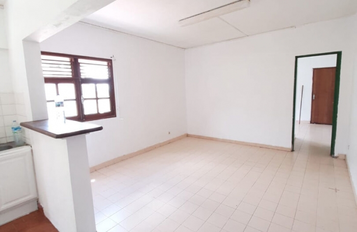 Vente Immeuble 180m&sup2; 8 pi&egrave;ces Fort de france