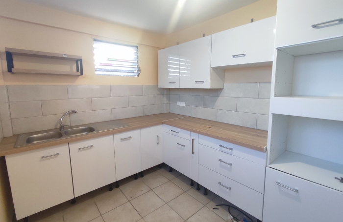 T4 enti&egrave;rement r&eacute;nov&eacute; avec jardin clotur&eacute;- plateau Fofo