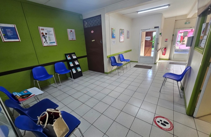 Rivi&egrave;re-Sal&eacute;e   Bien professionnel &agrave; fort potentiel   210 m2 + terrasses