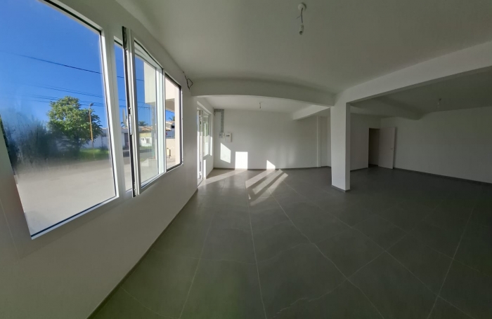 Location Local commercial Rivi&egrave;re Sal&eacute;e