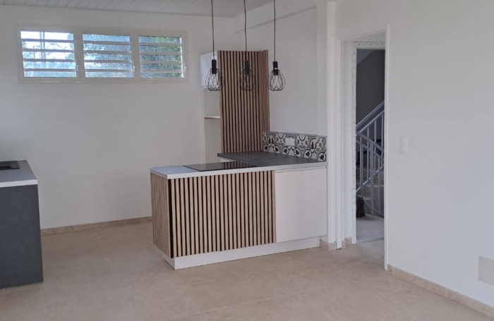 Spacieuse maison multi-niveaux   id&eacute;al famille ou investissement &agrave; Acajou au LAMENTIN