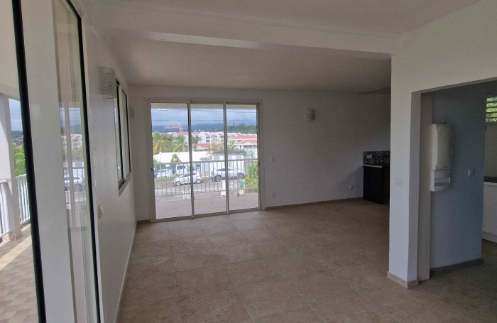 Spacieuse maison multi-niveaux   id&eacute;al famille ou investissement &agrave; Acajou au LAMENTIN