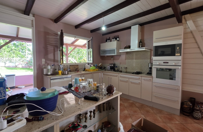 Ravissante maison de campagne de plain-pied avec grand jardin arbor&eacute; &agrave; RIVIERE-PILOTE