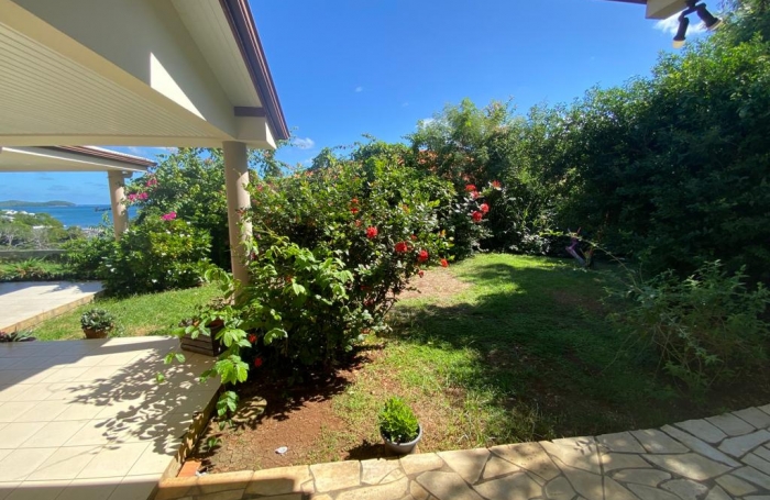 Villa avec vue d&eacute;gag&eacute;e sur les ilets du Robert - LE ROBERT