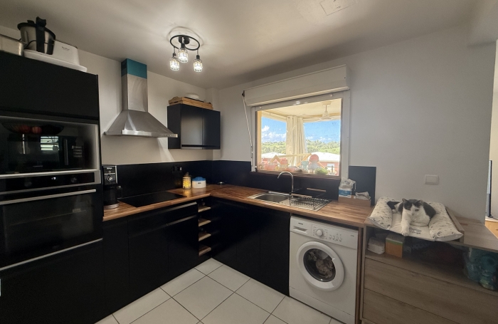 Appt T2 vue d&eacute;gag&eacute;e avec garage