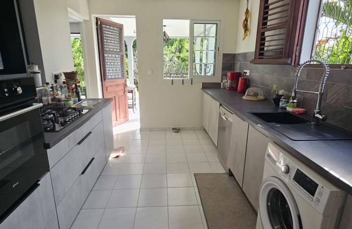 Jolie maison familiale avec grande terrasse et jardin