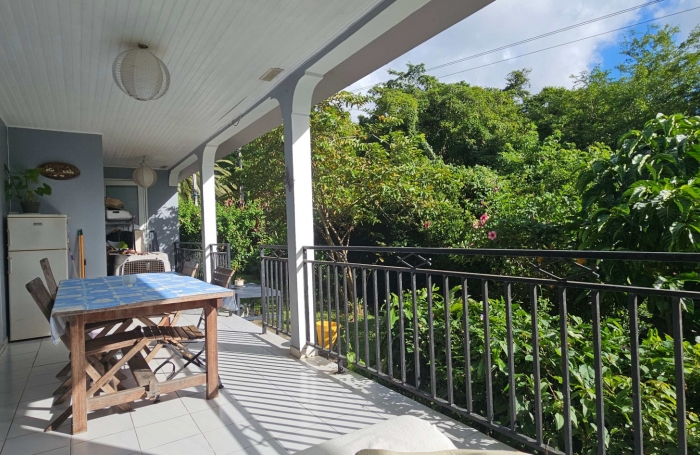 Jolie maison familiale avec grande terrasse et jardin