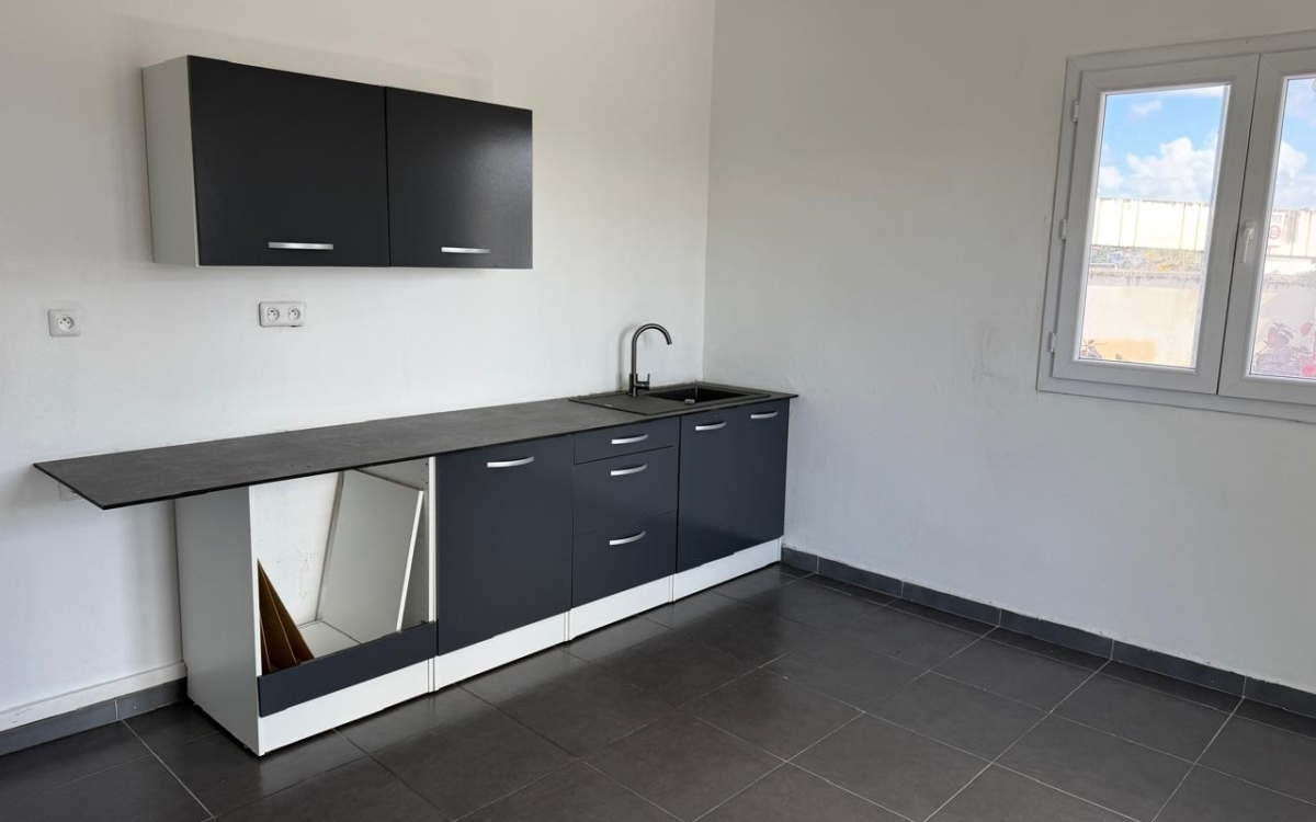 Cluny- Bureaux avec terrasse &ndash; Acc&egrave;s rocade imm&eacute;diat