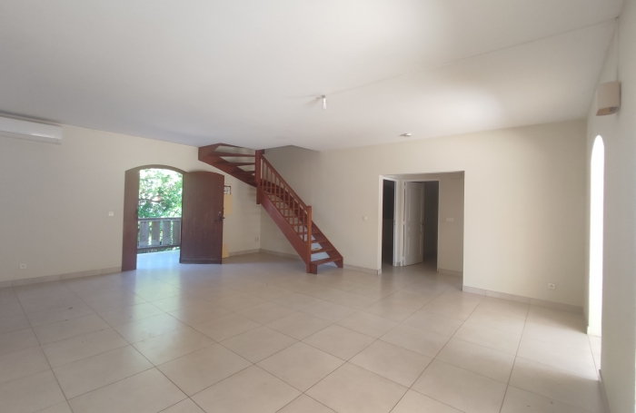 Villa prestige T5 au charme cr&eacute;ole - Cap Est