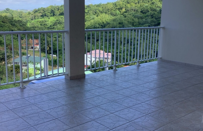 Location Appartement 100m&sup2; 4 pi&egrave;ces Rivi&egrave;re Sal&eacute;e
