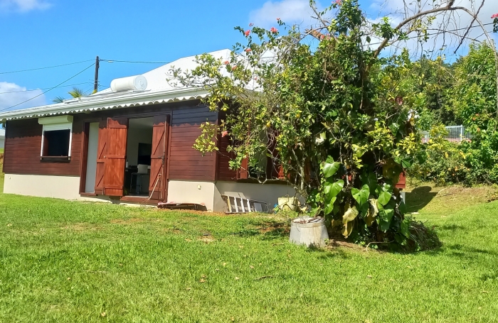 Villa d'exception nich&eacute;e dans la nature