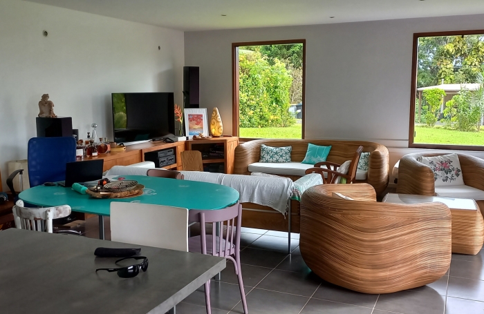 Villa d'exception nich&eacute;e dans la nature