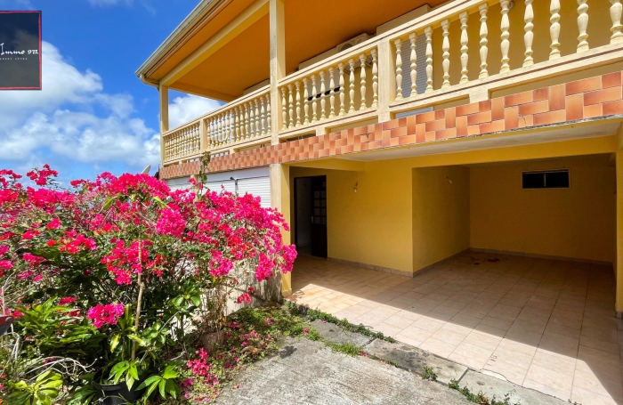 Appartement T4 avec Vue Imprenable sur la Baie   Le Marin