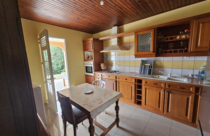 Maison F4 sur 5 071 m2 de terrain, constructible en partie - SCHOELCHER