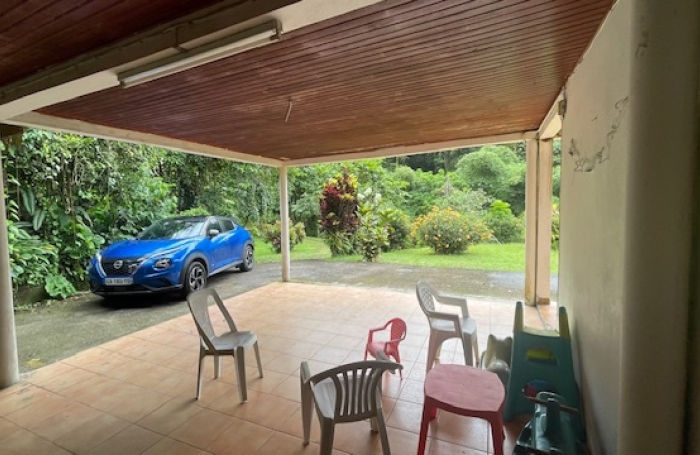 Grande maison F4 de plein pied - AJOUPA BOUILLON