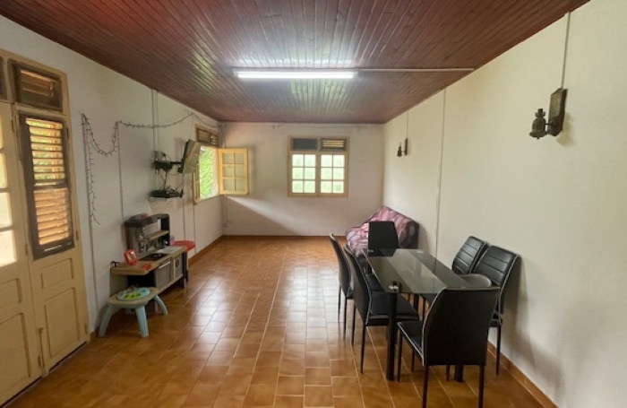 Grande maison F4 de plein pied - AJOUPA BOUILLON