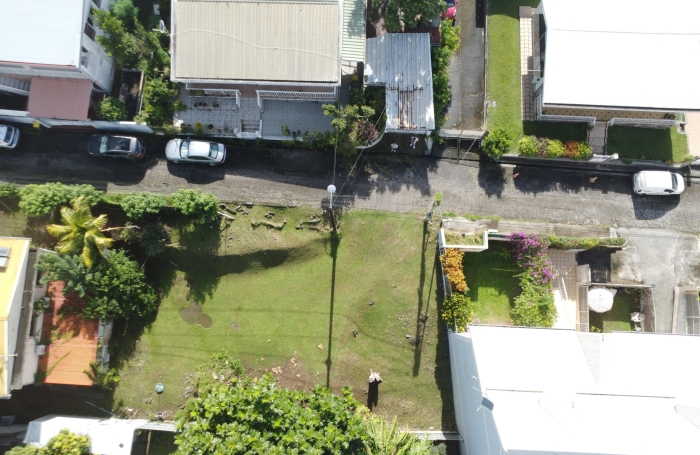 Terrain constructible 351 m2 - Schoelcher