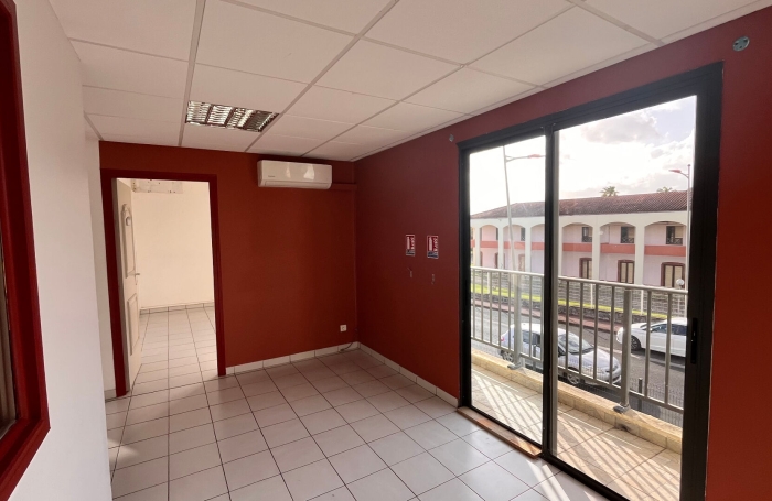 Location Bureaux 116m&sup2; Le Lamentin