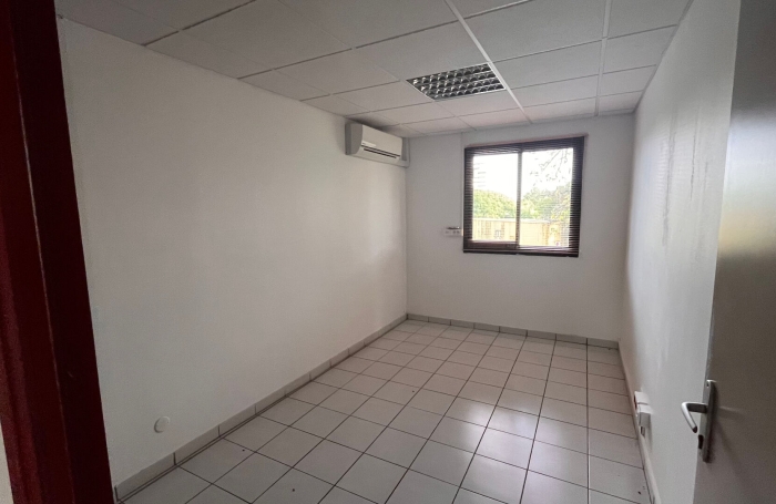 Location Bureaux 116m&sup2; Le Lamentin