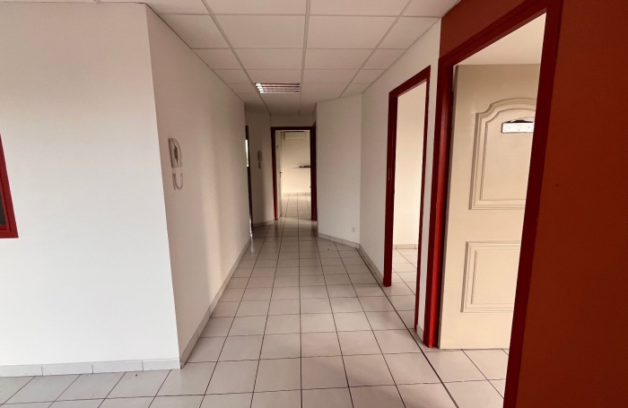 Location Bureaux 116m&sup2; Le Lamentin