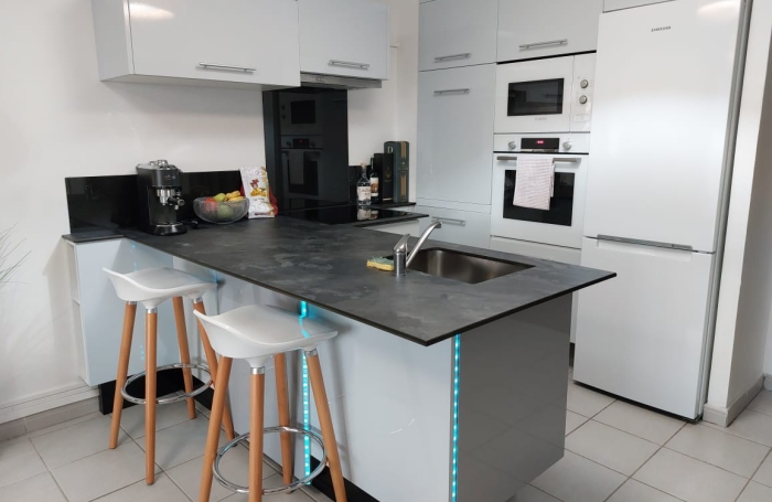 &Agrave; VENDRE   Appartement F2 avec vue mer et campagne &agrave; Ducos