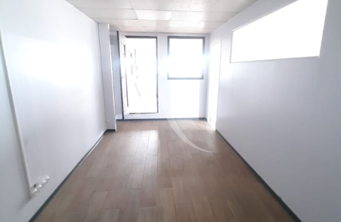 Location Bureaux 123m&sup2; 4 pi&egrave;ces Le Lamentin