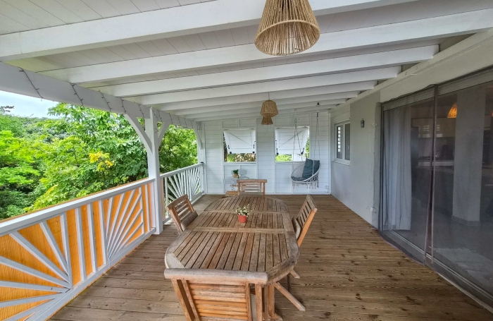 Maison F4 + F5 meubl&eacute; et &eacute;quip&eacute;e en tr&egrave;s bon &eacute;tat.