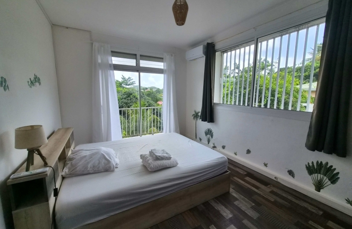 Maison F4 + F5 meubl&eacute; et &eacute;quip&eacute;e en tr&egrave;s bon &eacute;tat.