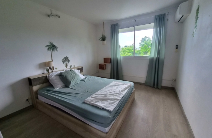 Maison F4 + F5 meubl&eacute; et &eacute;quip&eacute;e en tr&egrave;s bon &eacute;tat.