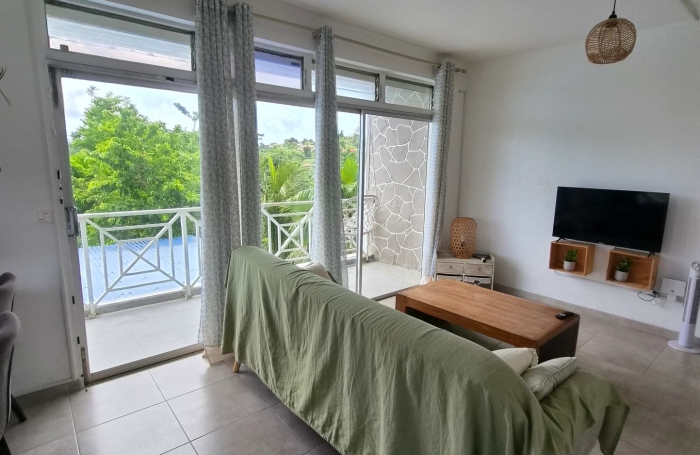 Maison F4 + F5 meubl&eacute; et &eacute;quip&eacute;e en tr&egrave;s bon &eacute;tat.