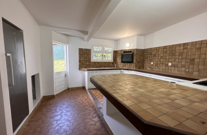 Villa F5 avec piscine et grand jardin &agrave; proximit&eacute; CHU - FORT-DE-FRANCE