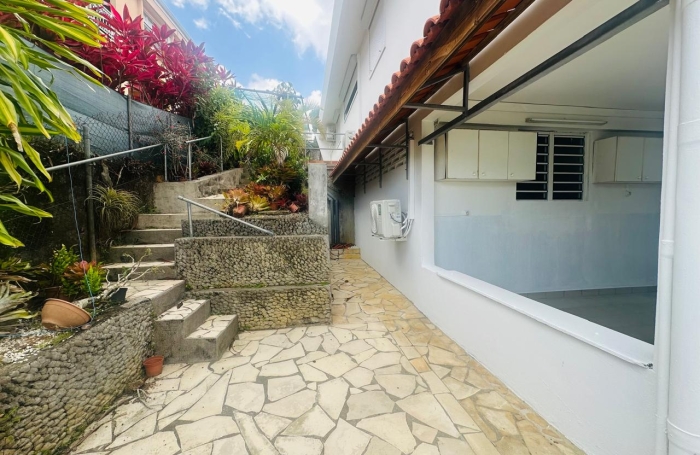 VILLA A LOUER A BALATA