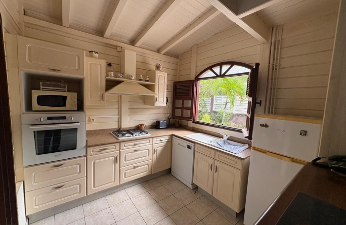 Charmante maison en bois avec terrasse, jardin privatif et aper&ccedil;u mer - ANSES D'ARLET / PETITE ANSE