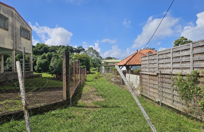 Terrain plat constructible de 1269 m2 &agrave; Redoute - FORT-DE-FRANCE