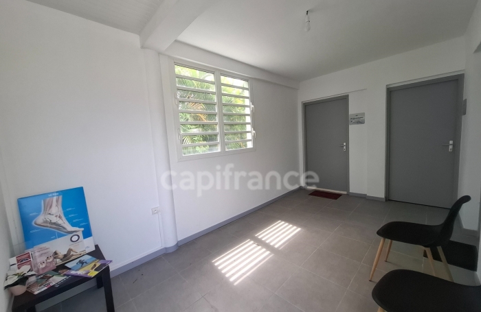 Location Bureaux 20m&sup2; 1 pièce Ducos