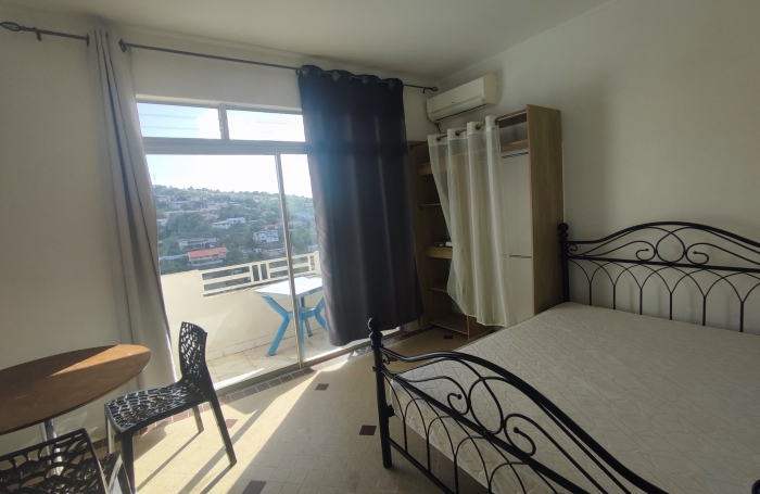 Studio avec Terrasse et et vue mer quartier La colline, toutes charges comprises