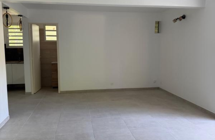 Location Appartement 43.96m&sup2; 2 pièces Case-Pilote
