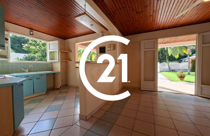 Location Maison 98.07m&sup2; 4 pièces Fort de france