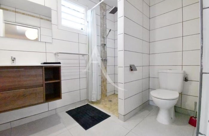 Vente Maison 77.39m&sup2; 4 pi&egrave;ces Sainte Anne