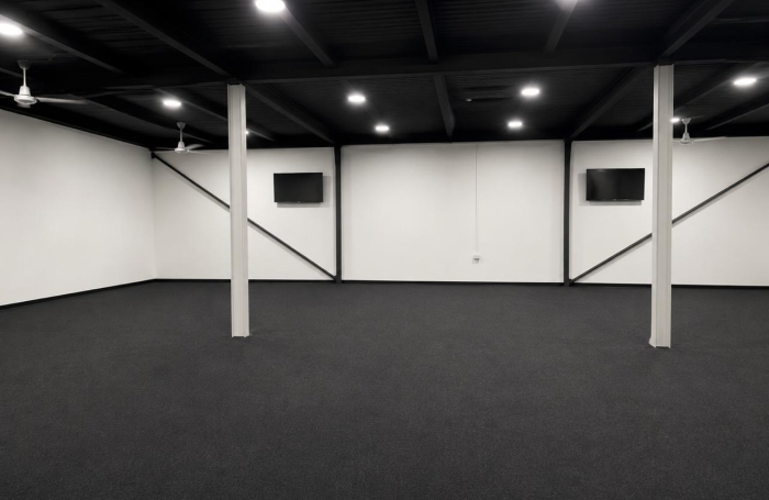 Location Local commercial 300m&sup2; Ducos
