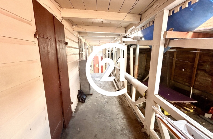 Vente Maison 180.00m&sup2; 7 pièces Saint Pierre