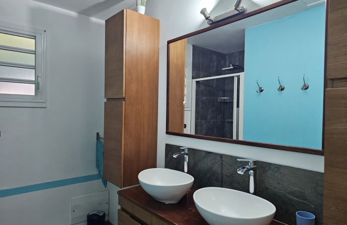 Villa avec vue mer, piscine et fort potentiel locatif   Les Anses-d'Arlet