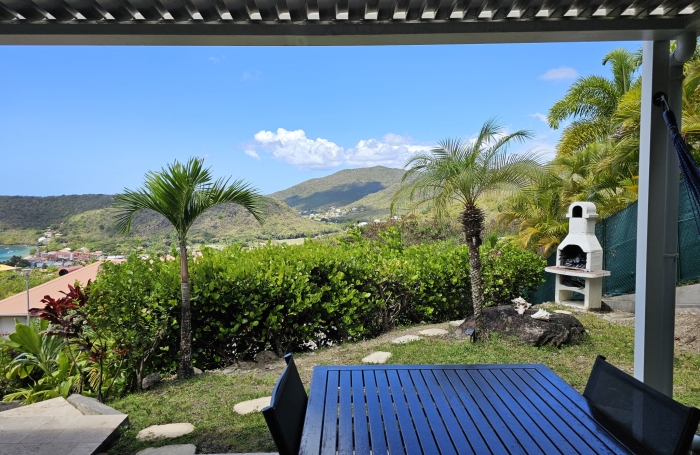 Villa avec vue mer, piscine et fort potentiel locatif   Les Anses-d'Arlet