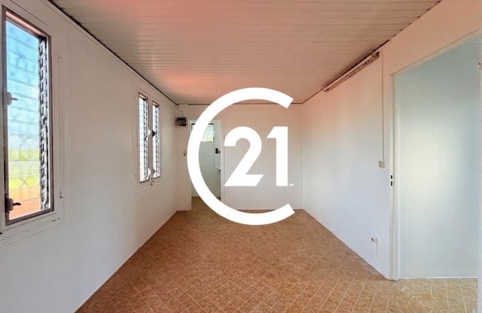 Location Local commercial 33m&sup2; 2 pièces Fort de france